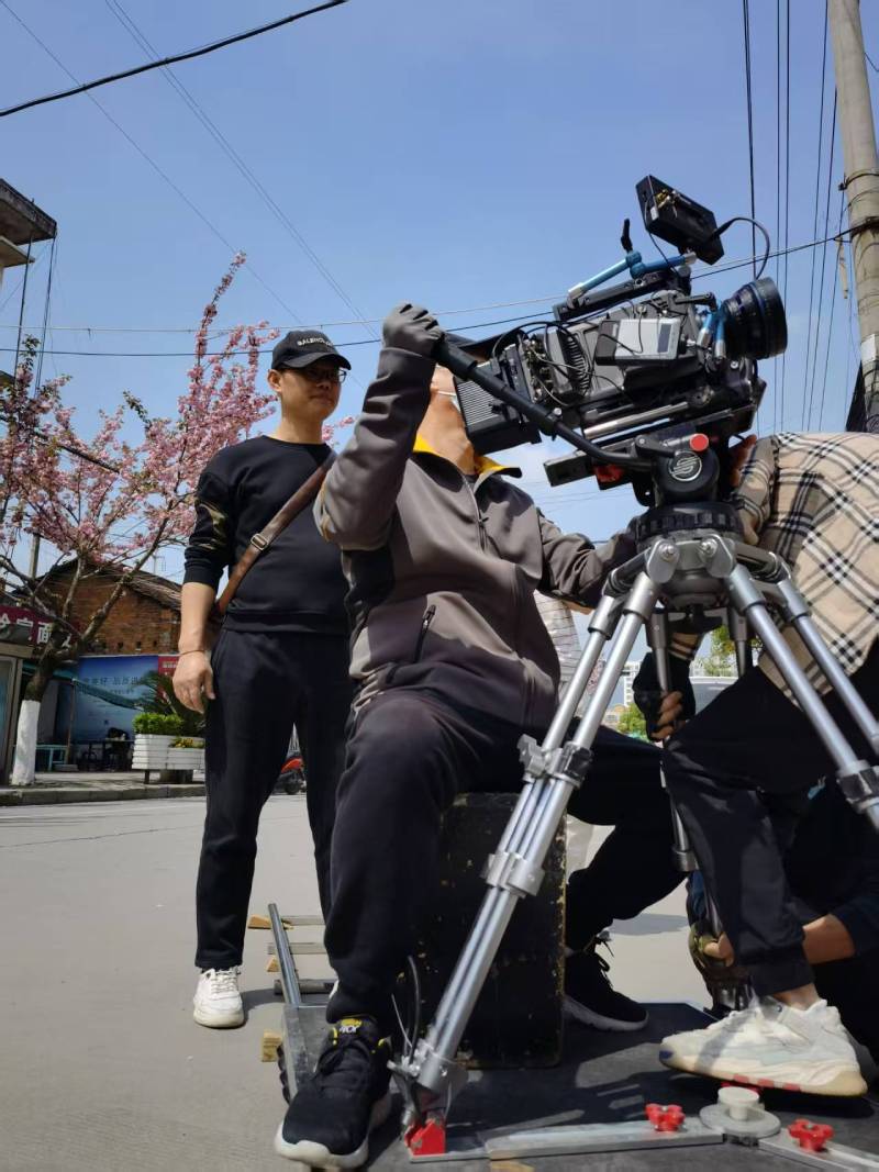 武鸣县广告片拍摄：快消品牌爆款之选，网感内容适配社媒传播！